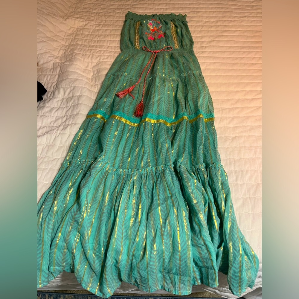 Women’s Venus brand strapless maxi dress size small